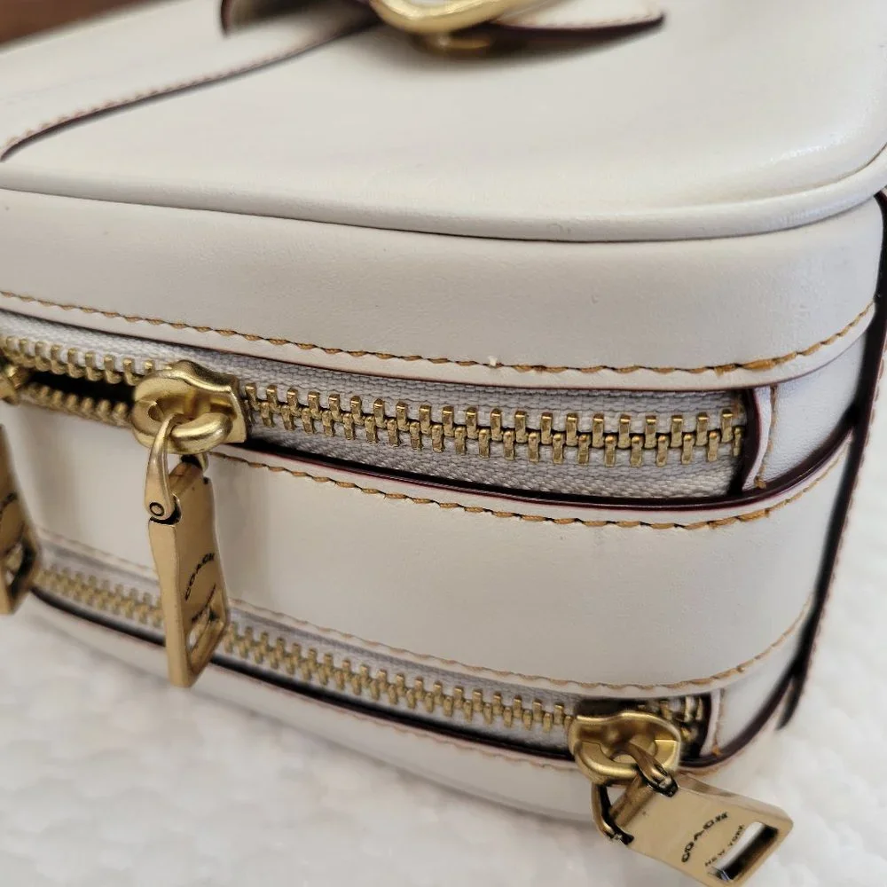 Coach Riley Lunchbox Bag - Picture 15 of 16